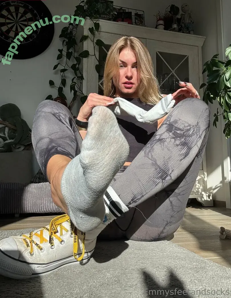 emmyfeetandsocks nude photo #0179 (theluckyguy_efs)