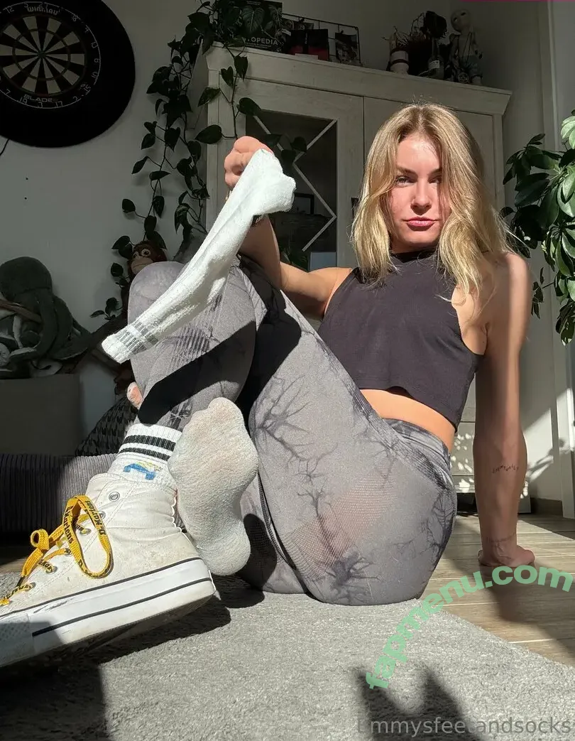 emmyfeetandsocks nude photo #0180 (theluckyguy_efs)
