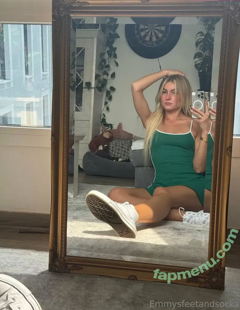 emmyfeetandsocks nude photo #0257 (theluckyguy_efs)