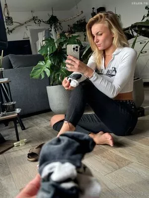 Emmysfeetandsocks / emmyfeetandsocks / emmysfeetandso1 / theluckyguy_efs nude photo #0338