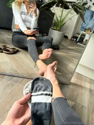 Emmysfeetandsocks / emmyfeetandsocks / emmysfeetandso1 / theluckyguy_efs nude photo #0343