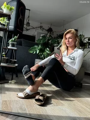 Emmysfeetandsocks / emmyfeetandsocks / emmysfeetandso1 / theluckyguy_efs nude photo #0358