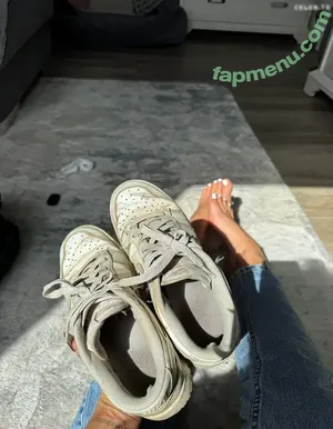 Emmysfeetandsocks / emmyfeetandsocks / emmysfeetandso1 / theluckyguy_efs nude photo #0864