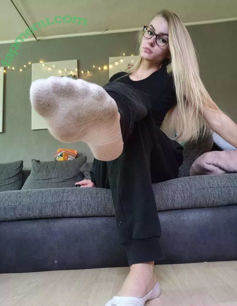 Emmysfeetandsocks nude photo #0026 (emmyfeetandsocks / emmysfeetandso1 / theluckyguy_efs)