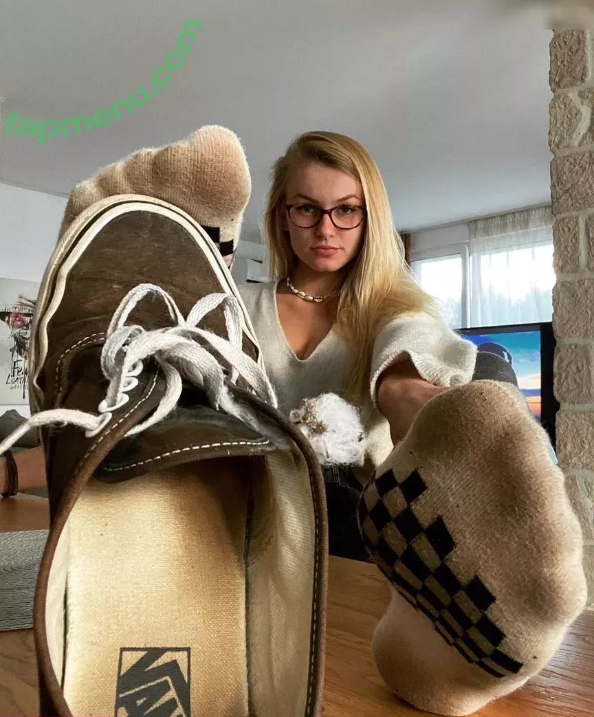 Emmysfeetandsocks nude photo #0105 (emmyfeetandsocks / emmysfeetandso1 / theluckyguy_efs)