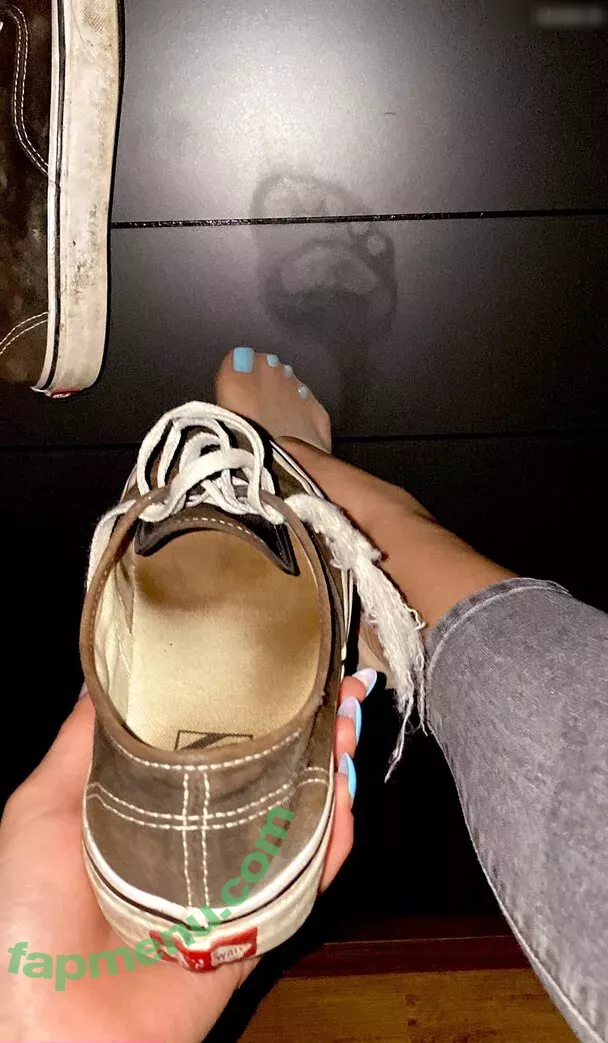 Emmysfeetandsocks nude photo #0107 (emmyfeetandsocks / emmysfeetandso1 / theluckyguy_efs)