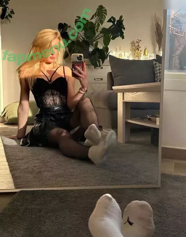 Emmysfeetandsocks nude photo #0216 (emmyfeetandsocks / emmysfeetandso1 / theluckyguy_efs)