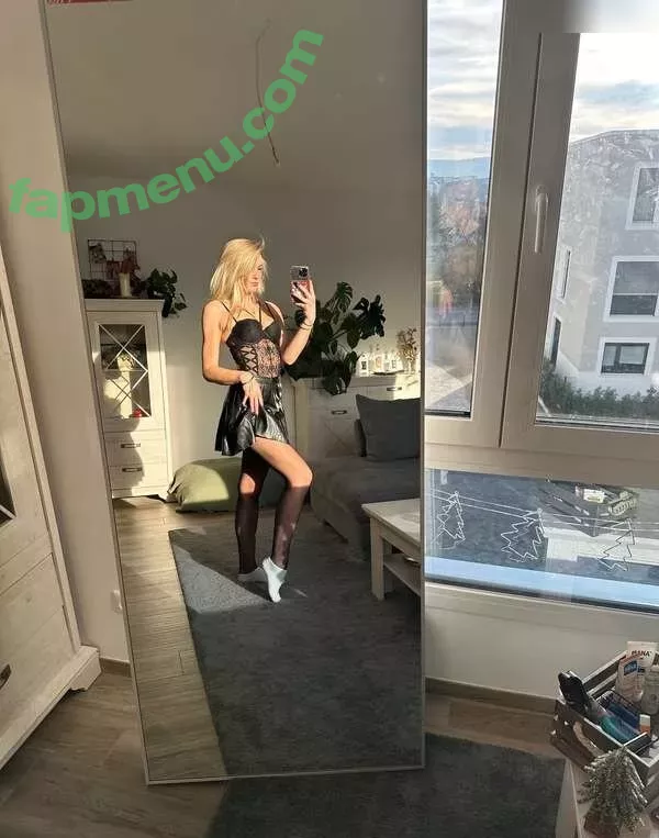 Emmysfeetandsocks nude photo #0232 (emmyfeetandsocks / emmysfeetandso1 / theluckyguy_efs)