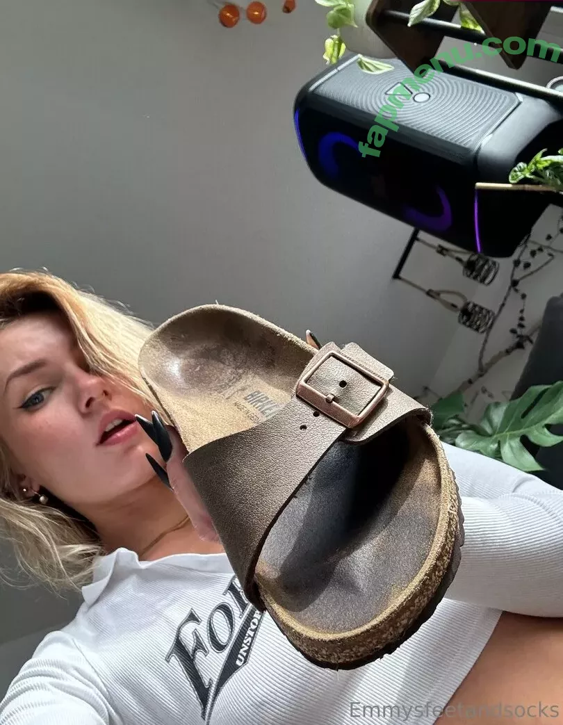 Emmysfeetandsocks nude photo #0363 (emmyfeetandsocks / emmysfeetandso1 / theluckyguy_efs)