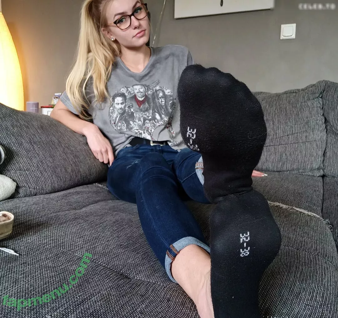 Emmysfeetandsocks nude photo #0450 (emmyfeetandsocks / emmysfeetandso1 / theluckyguy_efs)