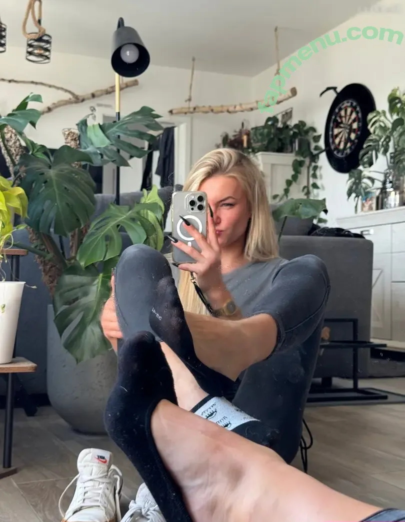 Emmysfeetandsocks nude photo #0779 (emmyfeetandsocks / emmysfeetandso1 / theluckyguy_efs)
