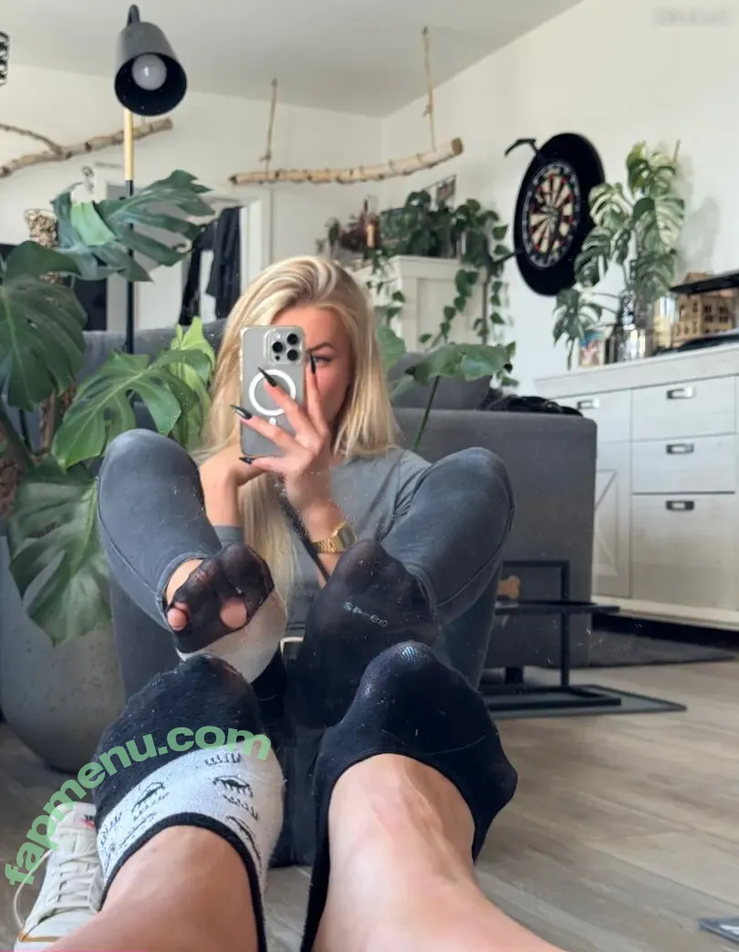 Emmysfeetandsocks nude photo #0780 (emmyfeetandsocks / emmysfeetandso1 / theluckyguy_efs)