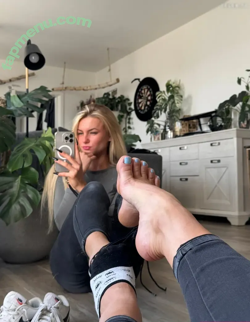 Emmysfeetandsocks nude photo #0783 (emmyfeetandsocks / emmysfeetandso1 / theluckyguy_efs)