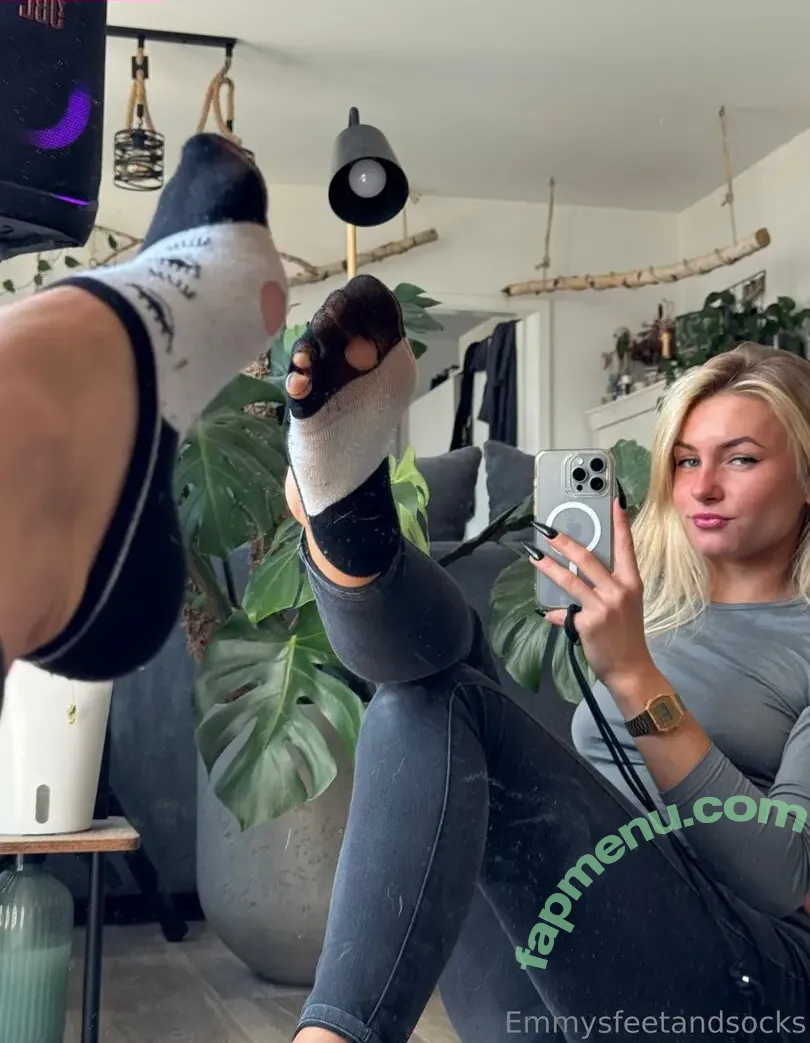 Emmysfeetandsocks nude photo #0787 (emmyfeetandsocks / emmysfeetandso1 / theluckyguy_efs)