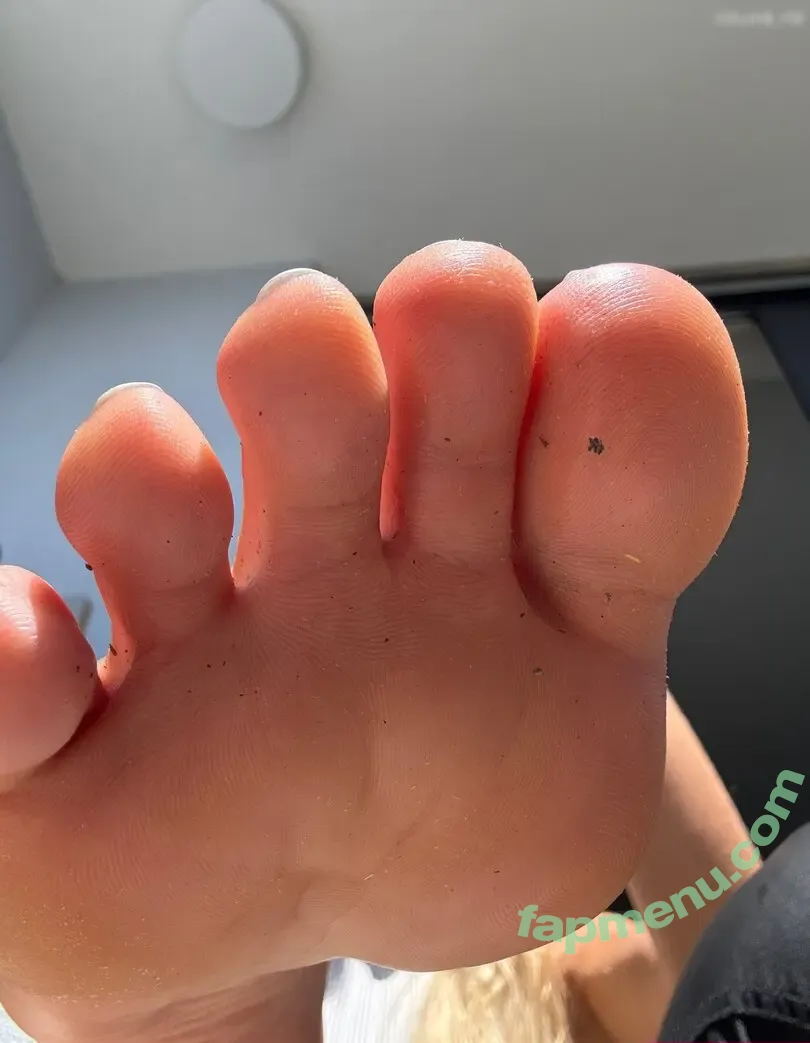 Emmysfeetandsocks nude photo #0828 (emmyfeetandsocks / emmysfeetandso1 / theluckyguy_efs)