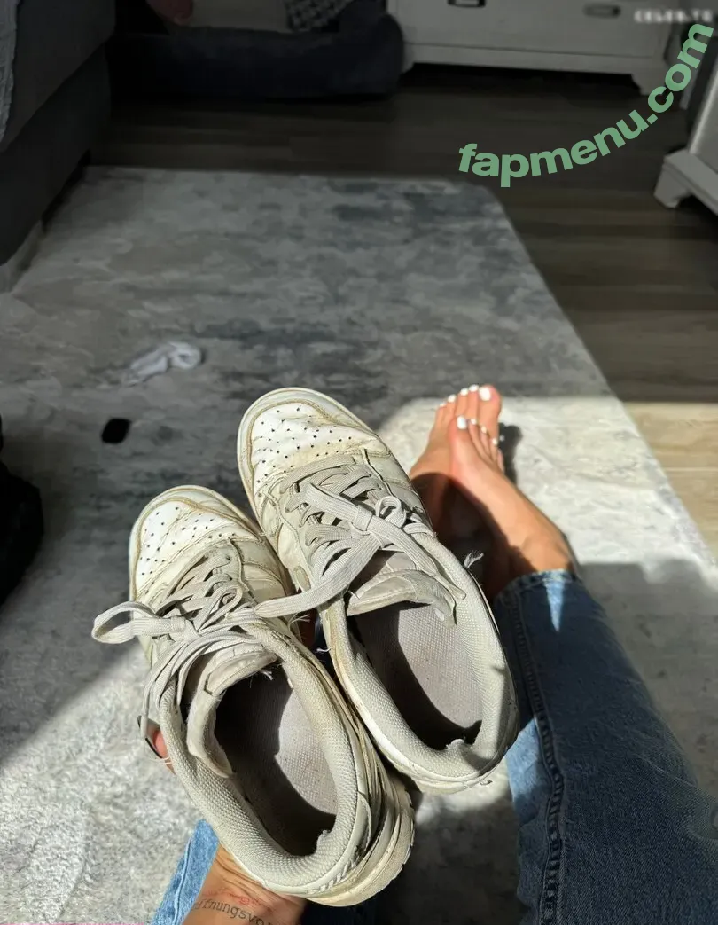 Emmysfeetandsocks nude photo #0864 (emmyfeetandsocks / emmysfeetandso1 / theluckyguy_efs)