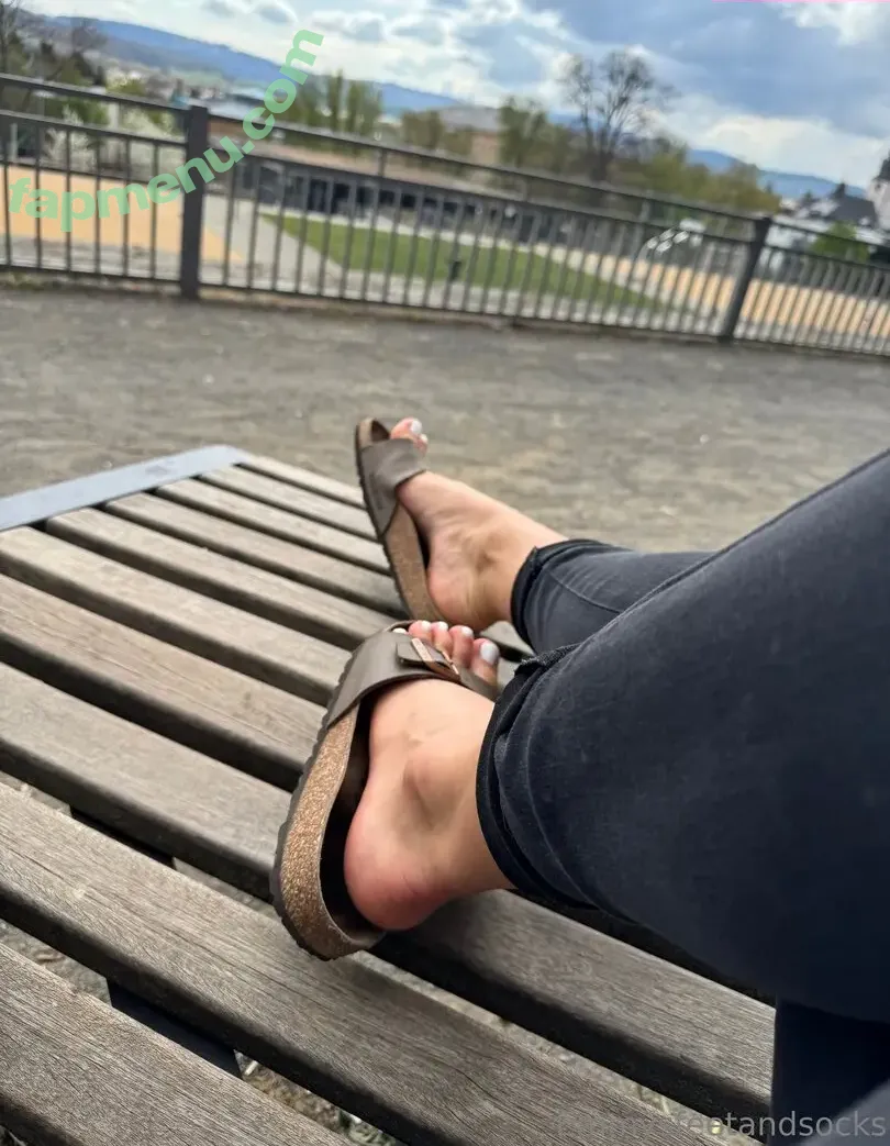 Emmysfeetandsocks nude photo #0875 (emmyfeetandsocks / emmysfeetandso1 / theluckyguy_efs)