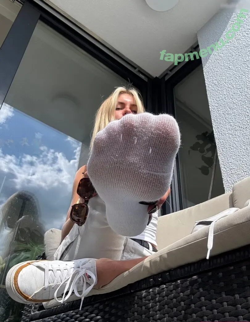 Emmysfeetandsocks nude photo #0897 (emmyfeetandsocks / emmysfeetandso1 / theluckyguy_efs)