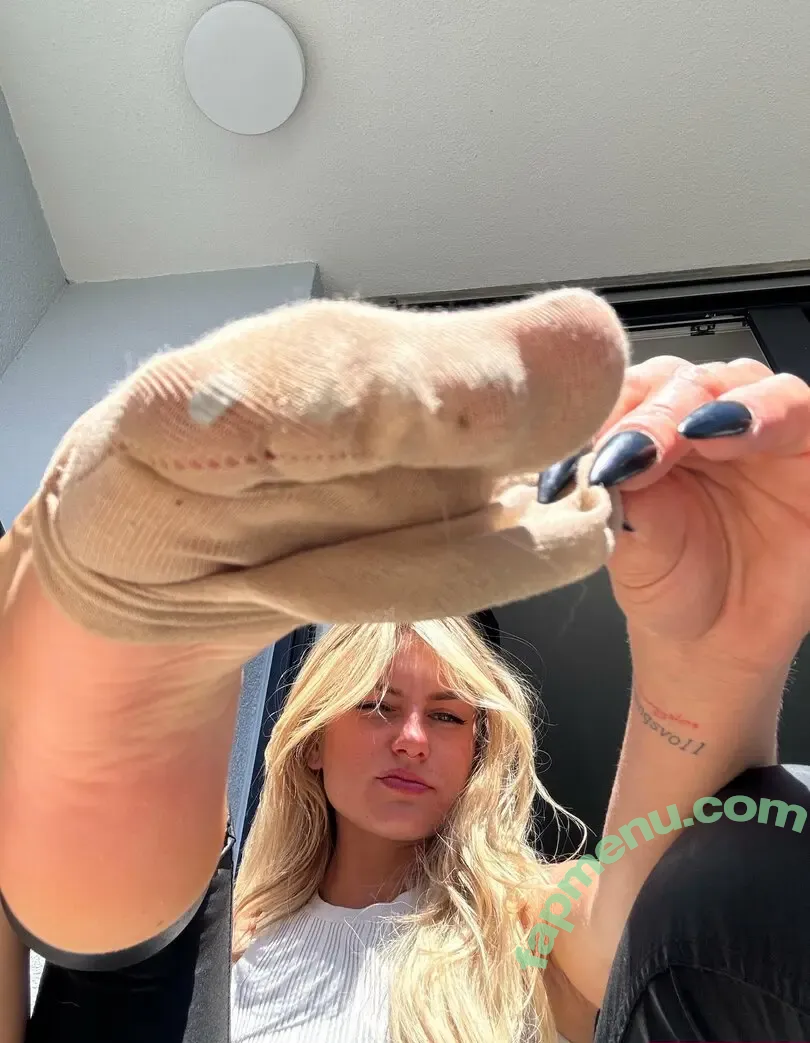 Emmysfeetandsocks nude photo #0927 (emmyfeetandsocks / emmysfeetandso1 / theluckyguy_efs)