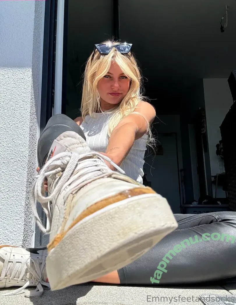 Emmysfeetandsocks nude photo #0937 (emmyfeetandsocks / emmysfeetandso1 / theluckyguy_efs)