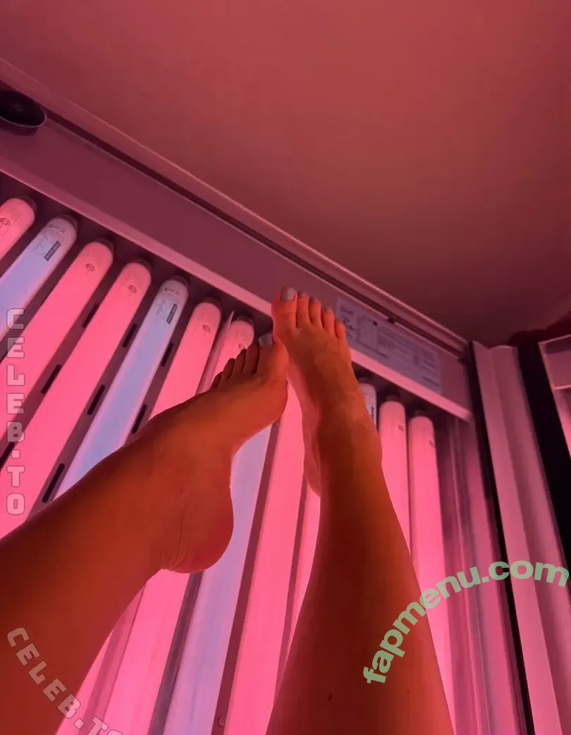 Emmysfeetandsocks nude photo #1091 (emmyfeetandsocks / emmysfeetandso1 / theluckyguy_efs)