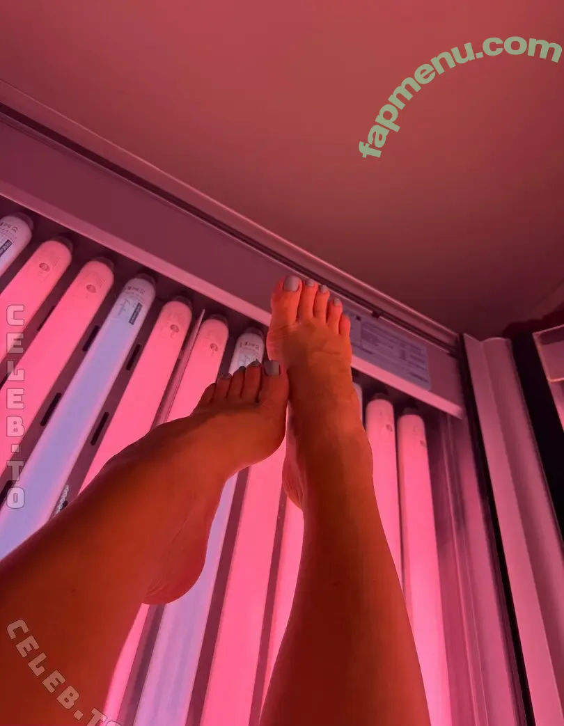 Emmysfeetandsocks nude photo #1092 (emmyfeetandsocks / emmysfeetandso1 / theluckyguy_efs)