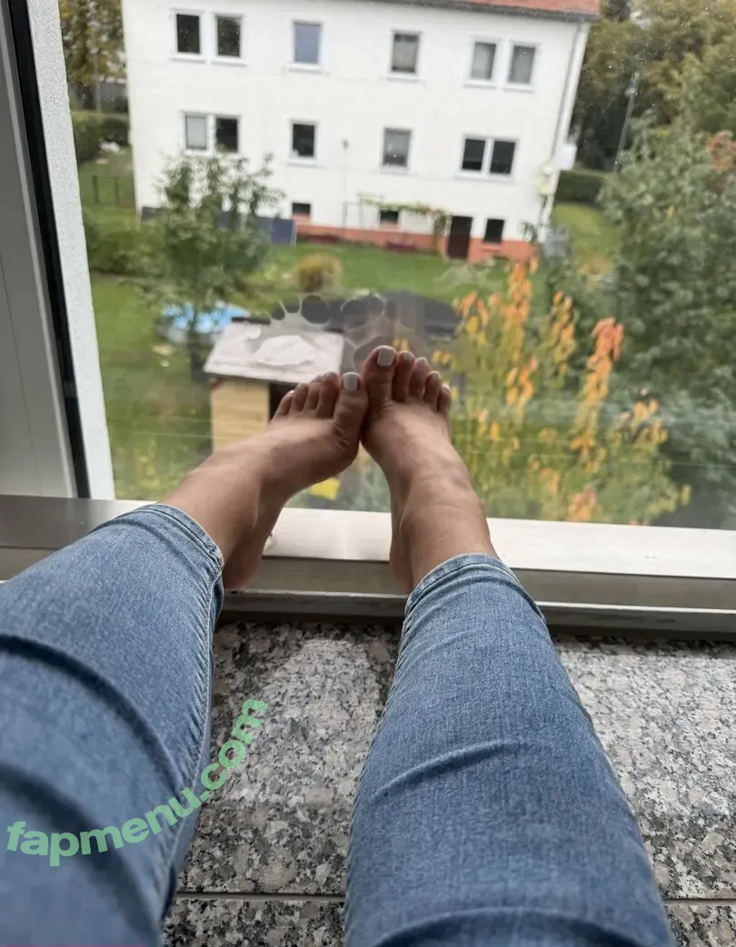 Emmysfeetandsocks nude photo #1101 (emmyfeetandsocks / emmysfeetandso1 / theluckyguy_efs)