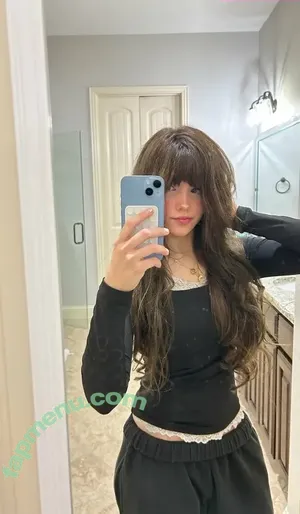 emmyuh / emmybeehz / emmyurr nude photo #0024