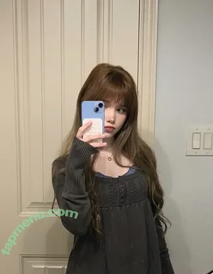 emmyuh / emmybeehz / emmyurr nude photo #0057