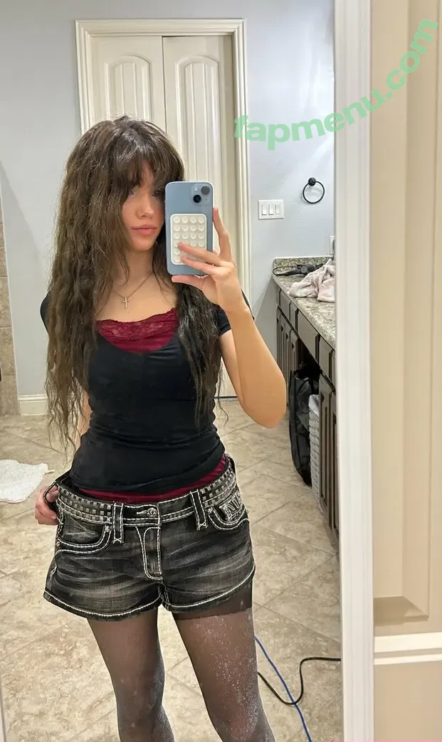 emmyuh nude photo #0014 (emmybeehz / emmyurr)