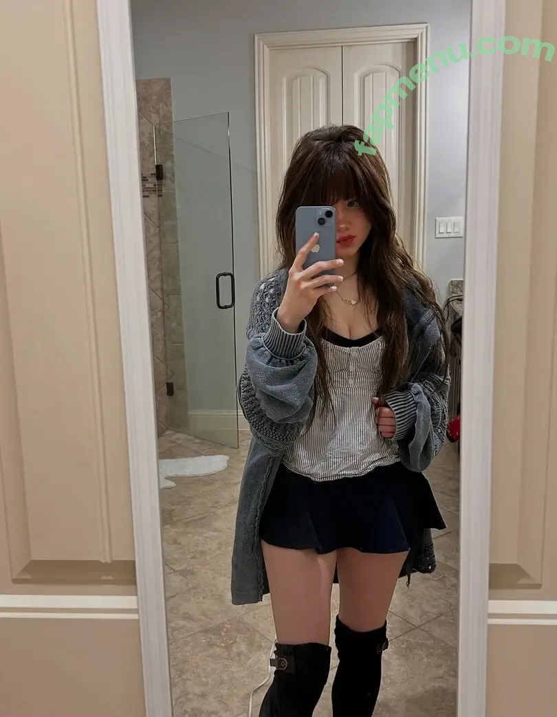 emmyuh nude photo #0030 (emmybeehz / emmyurr)