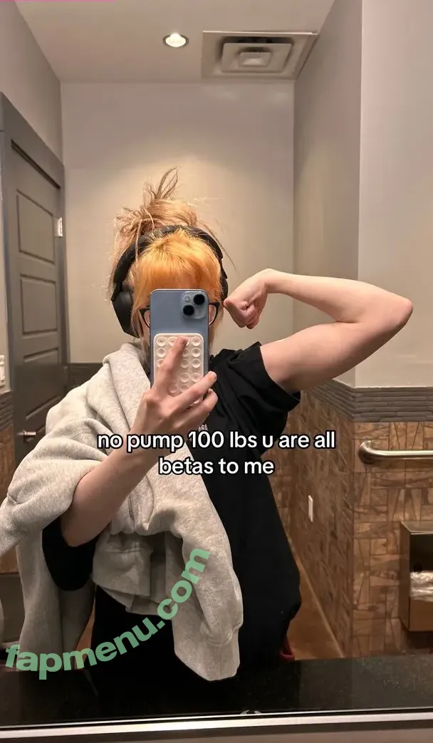 emmyuh nude photo #0059 (emmybeehz / emmyurr)