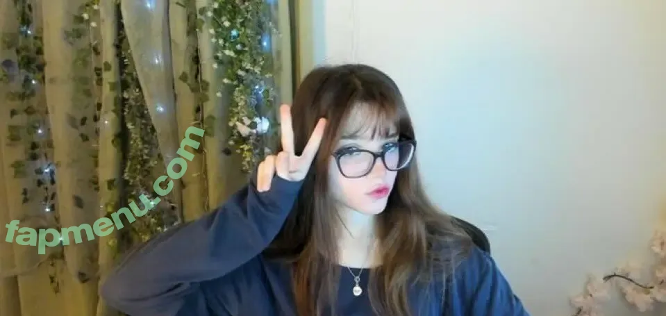 emmyuh nude photo #0065 (emmybeehz / emmyurr)