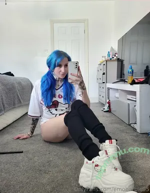 emobarbie95 / emo_barbiexo nude photo #0001