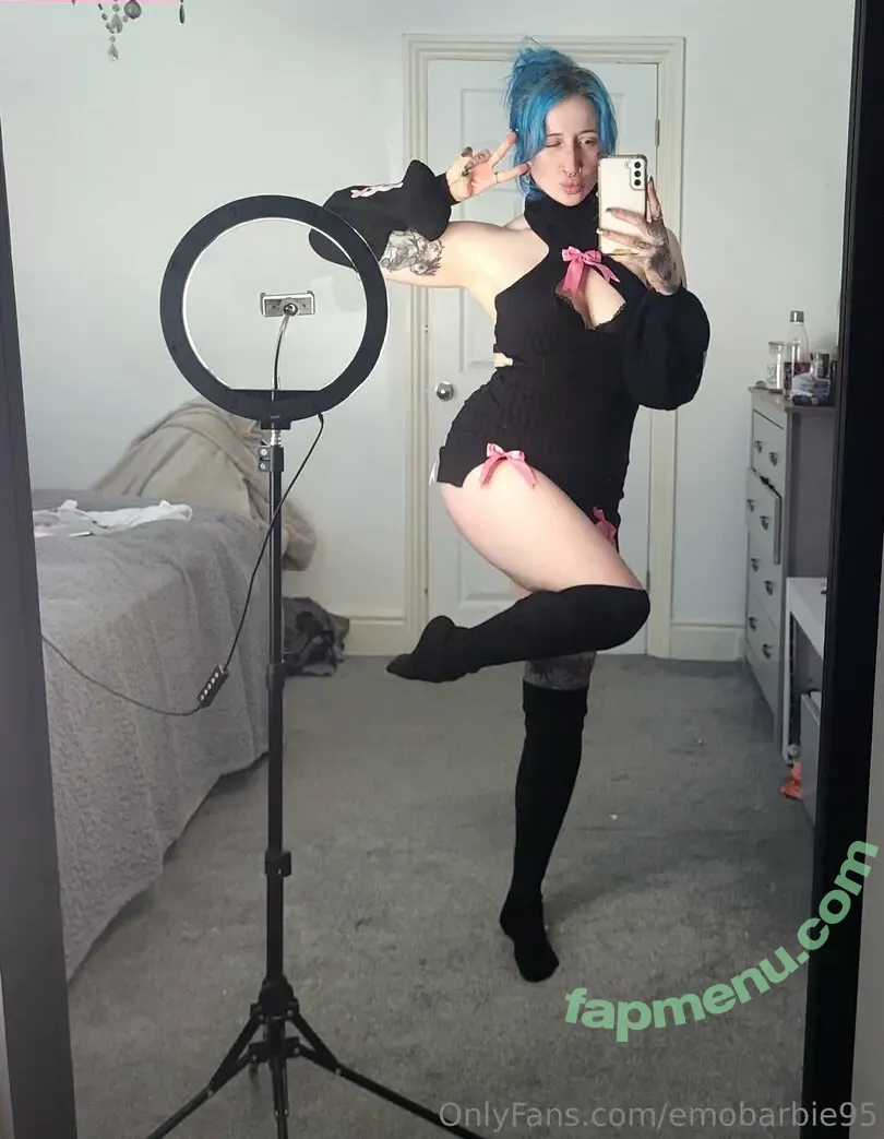 emobarbie95 nude photo #0019 (emo_barbiexo)