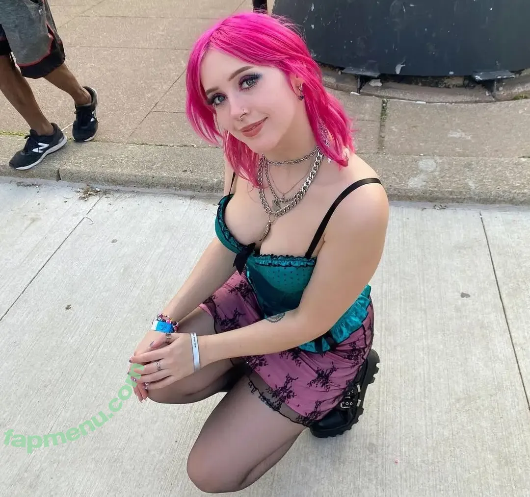 emoemz nude photo #0062 (emoemmz / heyemz / ratgf99)