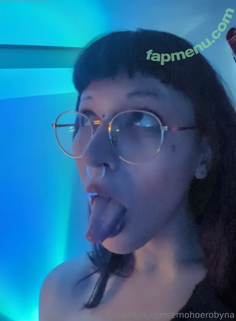 emohoerobyna nude photo #0035 (emohoerobyna)