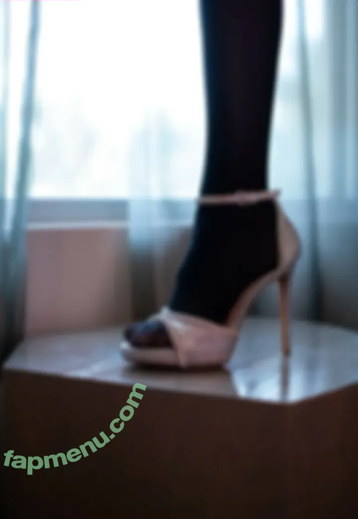 Emory nude photo #0174 (Eveilns / Eveilnss / brelandemory / gurochann)