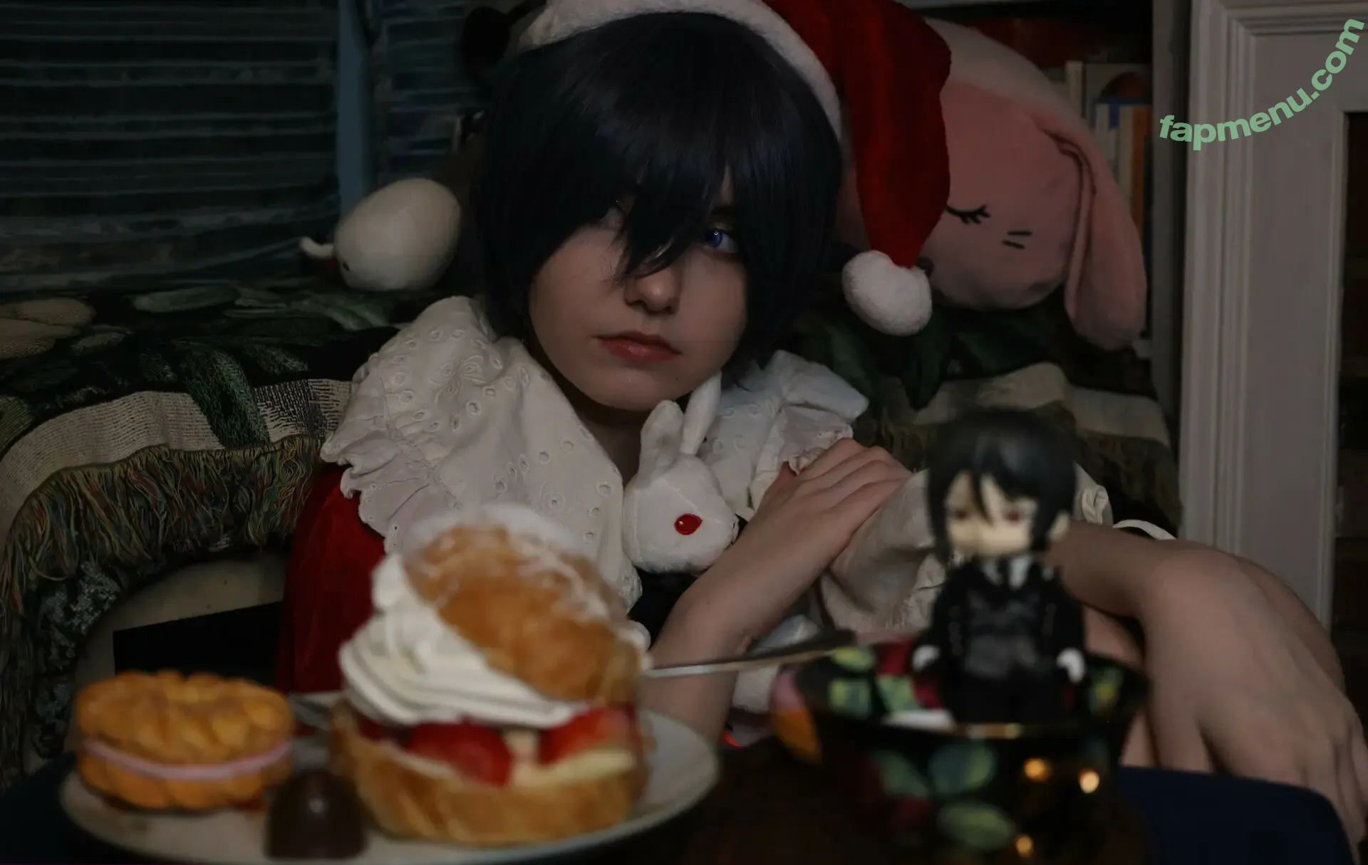 Emory nude photo #0415 (Eveilns / Eveilnss / brelandemory / gurochann)