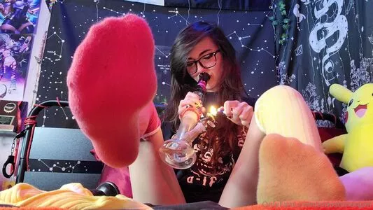 Emostonergorl / Obvious_Confusion699 / emo.stoner.gorl / smolstarcaster nude photo #0171