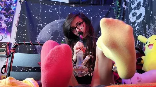 Emostonergorl / Obvious_Confusion699 / emo.stoner.gorl / smolstarcaster nude photo #0172