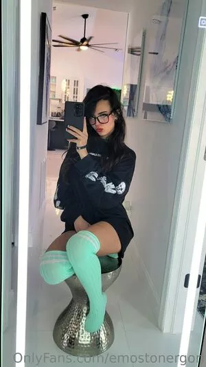 Emostonergorl / Obvious_Confusion699 / emo.stoner.gorl / smolstarcaster nude photo #0181