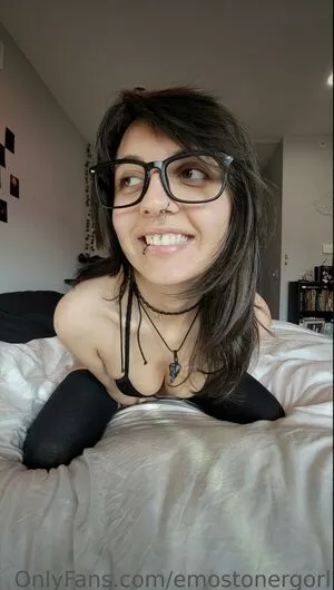 Emostonergorl / Obvious_Confusion699 / emo.stoner.gorl / smolstarcaster nude photo #0211