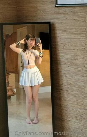 Emostonergorl / Obvious_Confusion699 / emo.stoner.gorl / smolstarcaster nude photo #0275