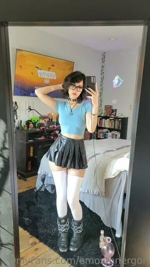 Emostonergorl / Obvious_Confusion699 / emo.stoner.gorl / smolstarcaster nude photo #0286