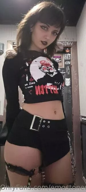Emostonergorl / Obvious_Confusion699 / emo.stoner.gorl / smolstarcaster nude photo #0290