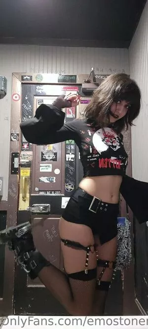 Emostonergorl / Obvious_Confusion699 / emo.stoner.gorl / smolstarcaster nude photo #0291