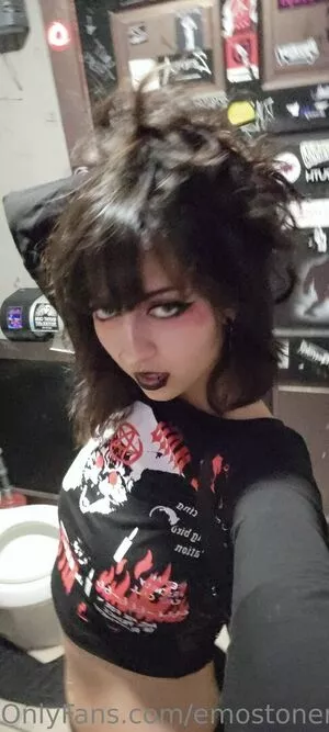 Emostonergorl / Obvious_Confusion699 / emo.stoner.gorl / smolstarcaster nude photo #0298