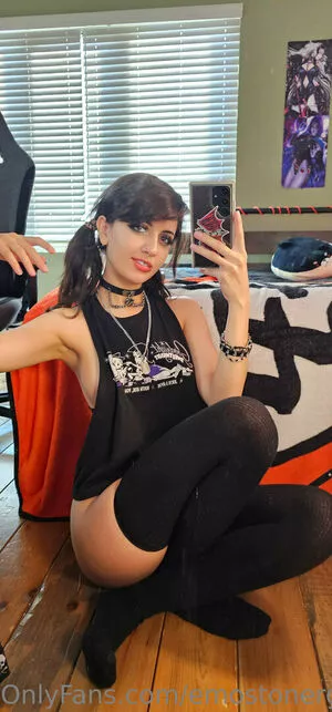 Emostonergorl / Obvious_Confusion699 / emo.stoner.gorl / smolstarcaster nude photo #0354