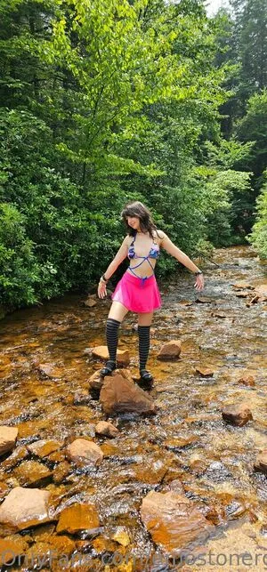 Emostonergorl / Obvious_Confusion699 / emo.stoner.gorl / smolstarcaster nude photo #0429